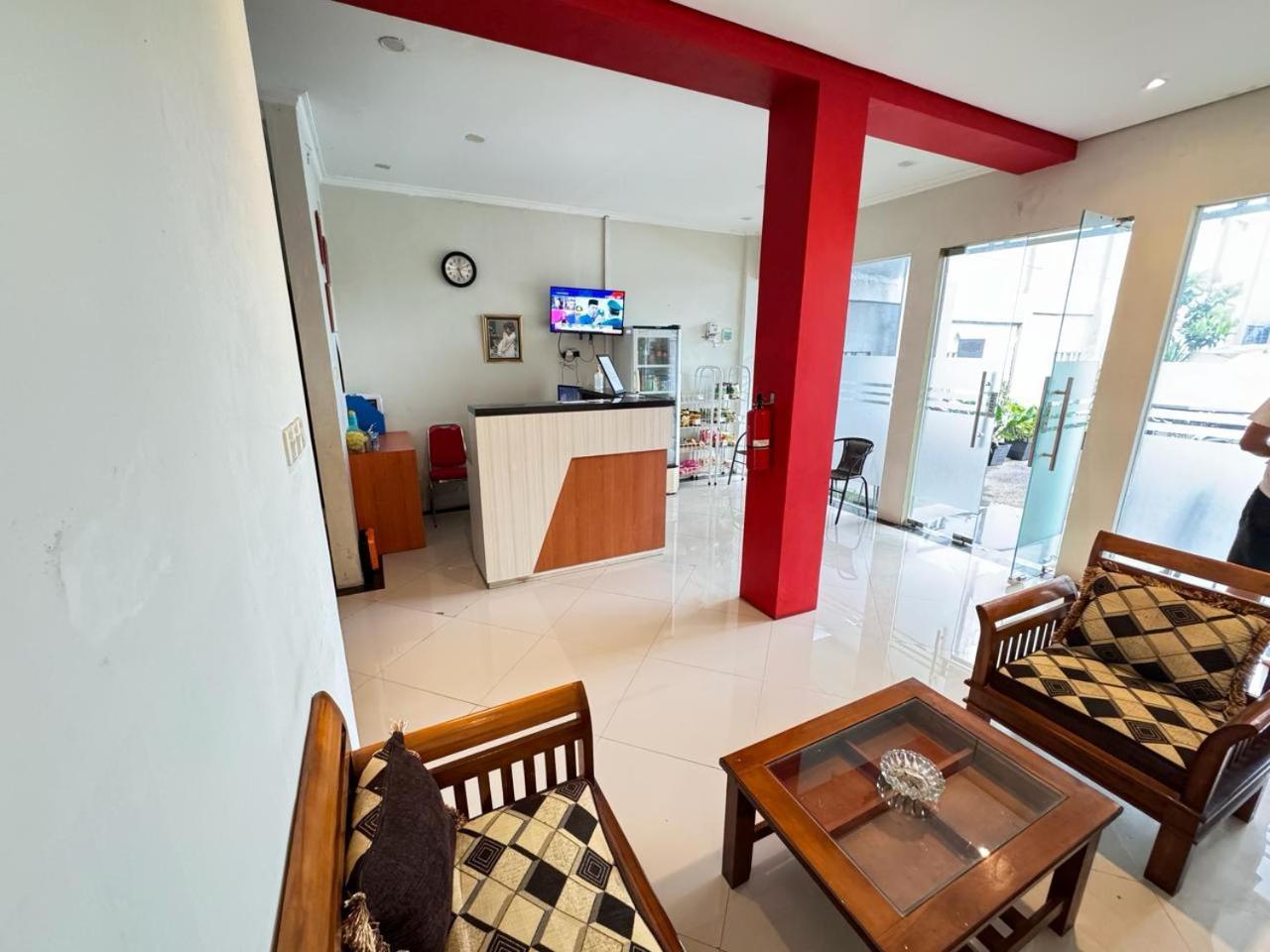 Fakhira Residence Hotel Cianjur Exterior photo
